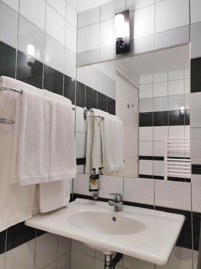 Logis Hotel Le Richelieu - Royan Atlantique Saujon Dış mekan fotoğraf