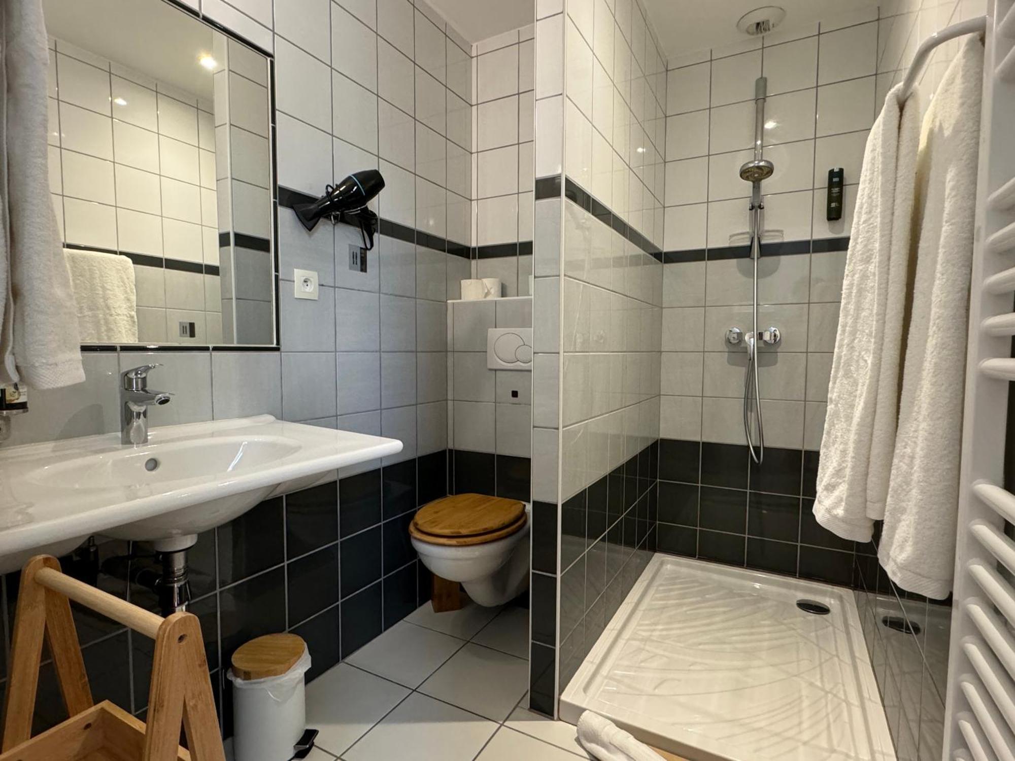 Logis Hotel Le Richelieu - Royan Atlantique Saujon Dış mekan fotoğraf