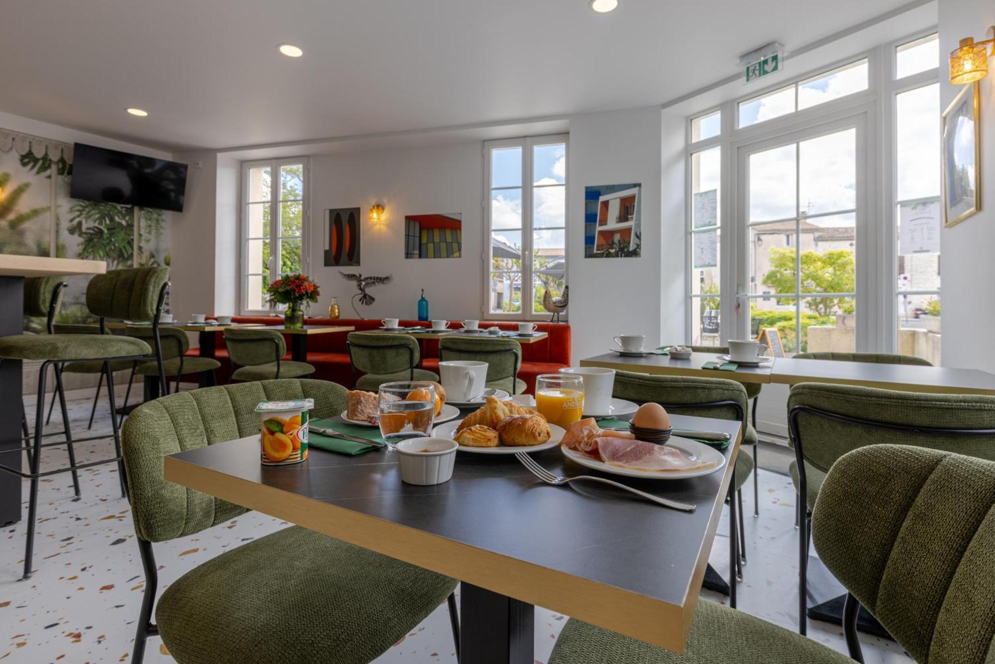 Logis Hotel Le Richelieu - Royan Atlantique Saujon Dış mekan fotoğraf
